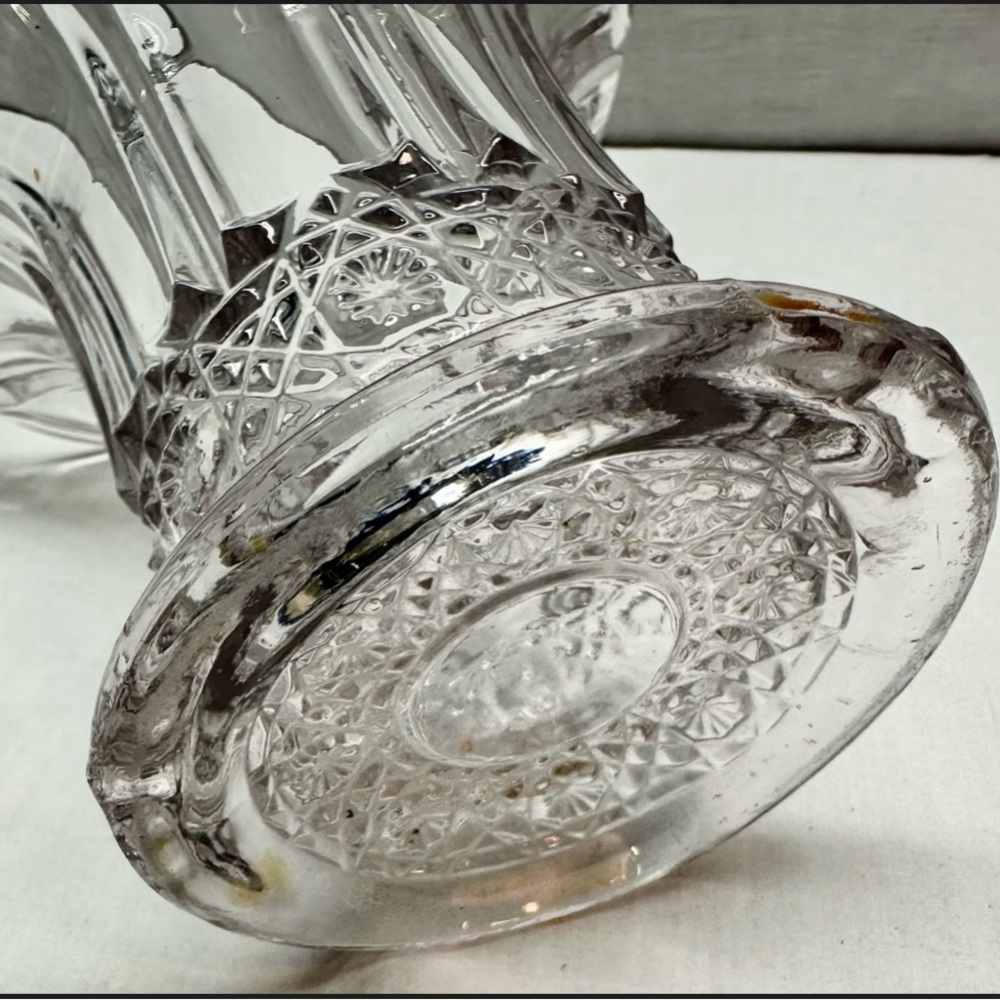 Vintage Clear Cut Depression Glass Fluted Vase Diamond Starburst‎ Pattern - Picture 7 of 7
